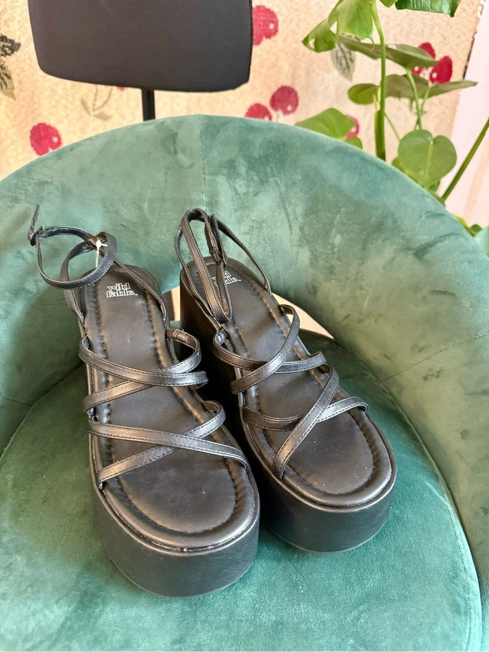 Black Platform Strappy Sandals – Women’s Fashion Wedges